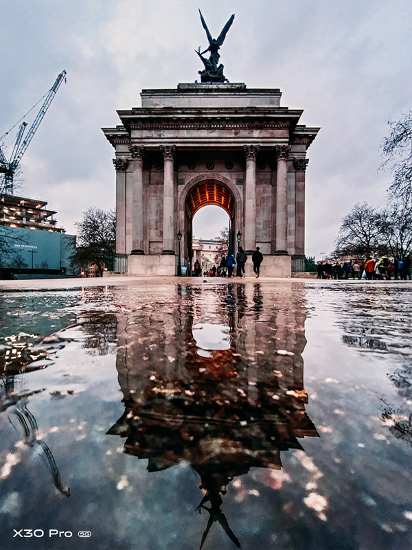 vivo X30 Pro應(yīng)戰(zhàn)“不可能完結(jié)的使命”倫敦橋望遠接力