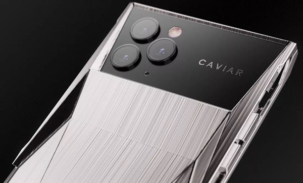 Caviar推出鈦金換殼版iPhone 11 Pro 向特斯拉皮卡問候